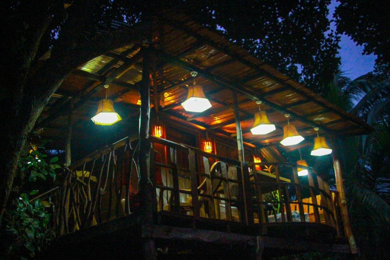 Experience The Comforts Of An Amazing Treehouse Sigiriya Dış mekan fotoğraf